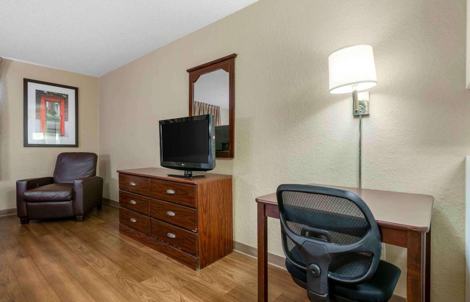 Extended Stay America Select Suites - Jacksonville - Lenoir Avenue East Екстер'єр фото